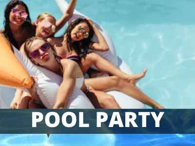 Chicas jóvenes divirtiéndose durante una fiesta pool party en su despedida de soltera Chicas jóvenes divirtiéndose durante una fiesta pool party en su despedida de soltera